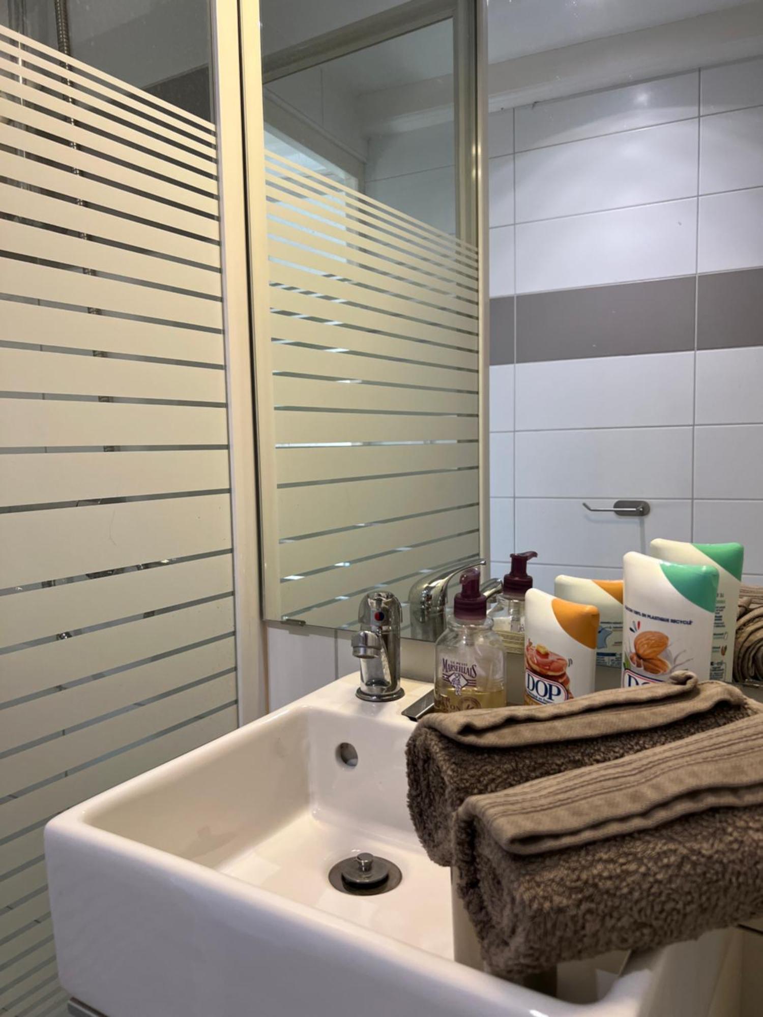 Cosy Studio Hyper Centre Avec Kitchenette & Climatisation Carpentras Exterior photo